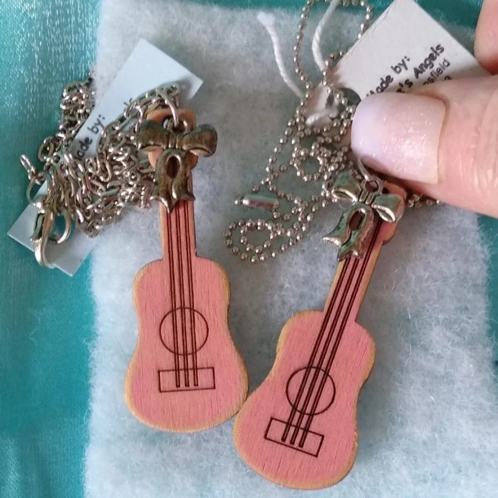 Pink Girly Guitar Necklaces MUST BUNDLE - Picture 9 of 15